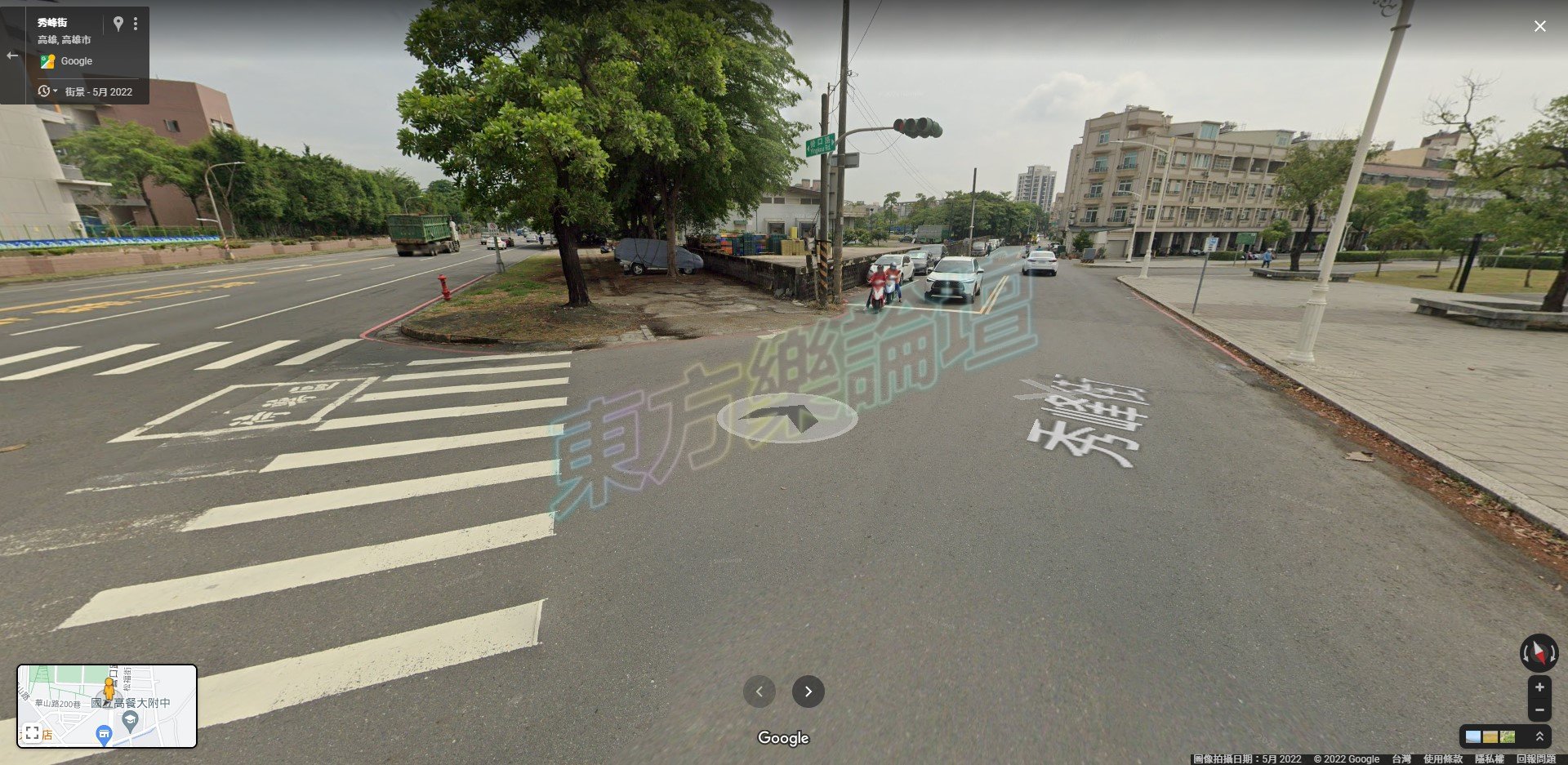 在圖片正中央的位置擺攤