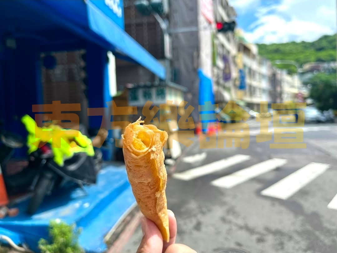 吃起來軟軟的蛋捲，很特別